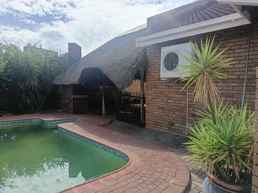 3 Bedroom Property for Sale in Royldene Northern Cape
